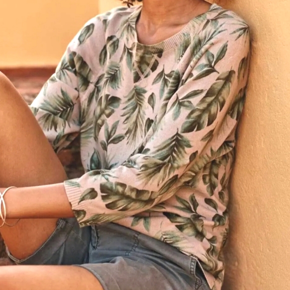 J. Jill Sweaters - J.Jill Palm-Leaf Printed Sweater in Pink Salt Royal Palms Size Large Tall